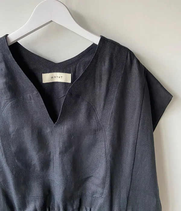 WRYHT/SAHARA SQUARE PONCHO(BLACK)